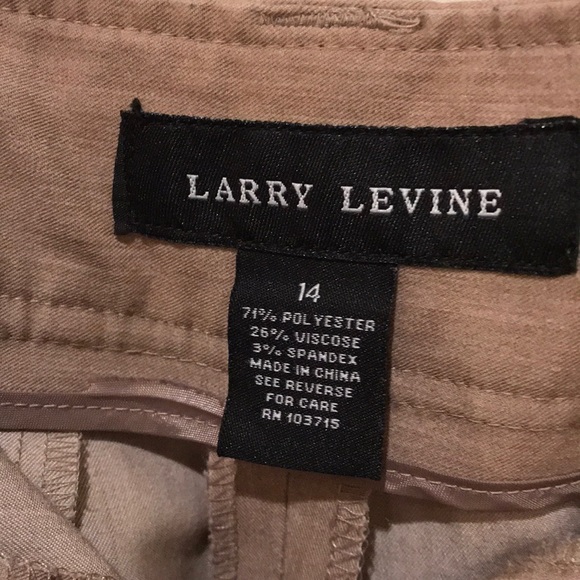 Comfy Tan Color Larry Levine Capris - Picture 5 of 6
